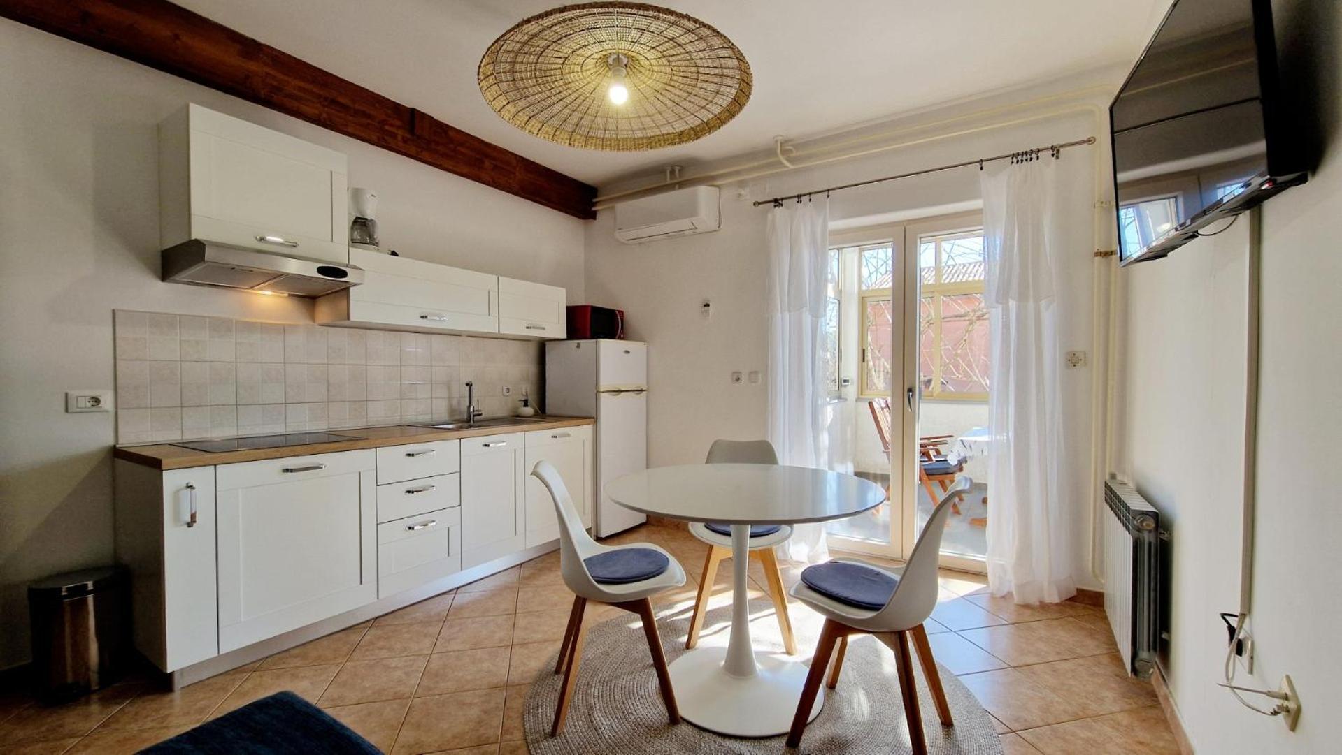 Aleksandar Apartment *